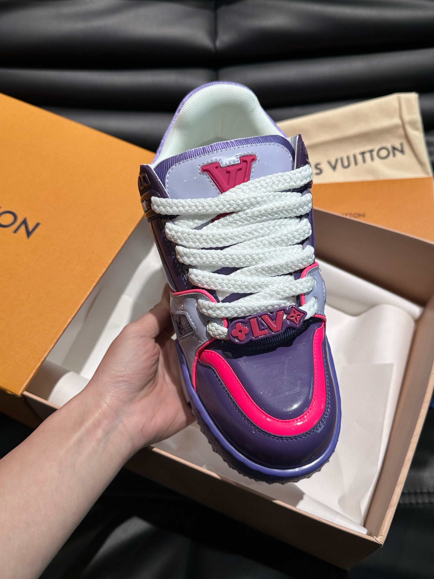 LV TRAINER SNEAKER