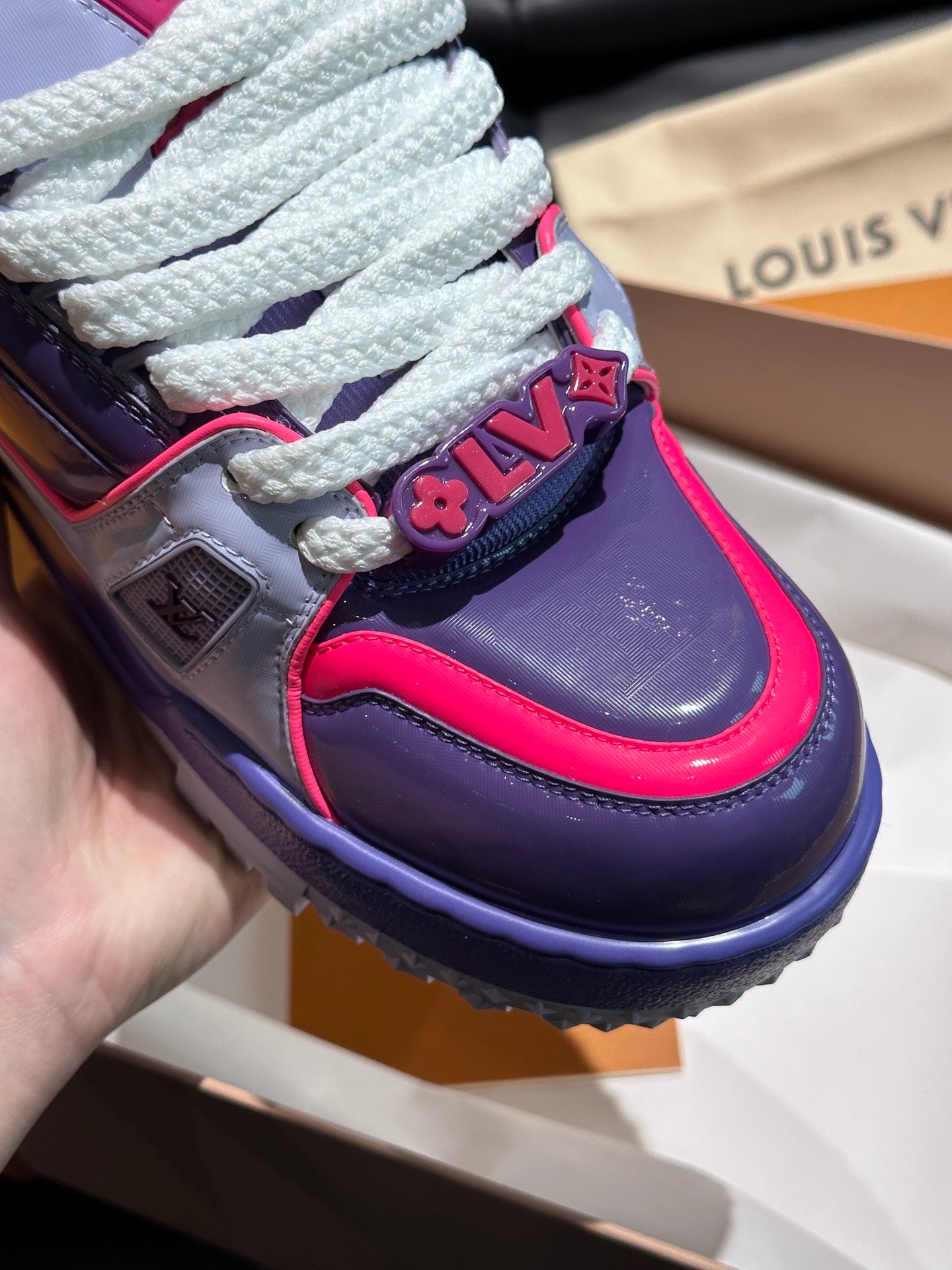 LV TRAINER SNEAKER