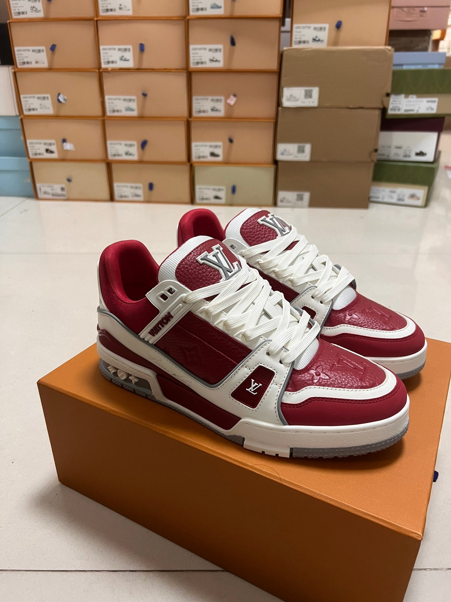 LV TRAINER SNEAKER