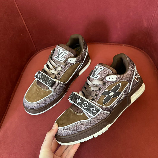 LV TRAINER SNEAKER