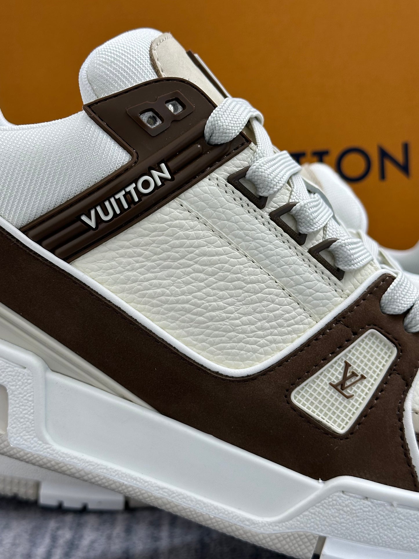 LV TRAINER SNEAKER