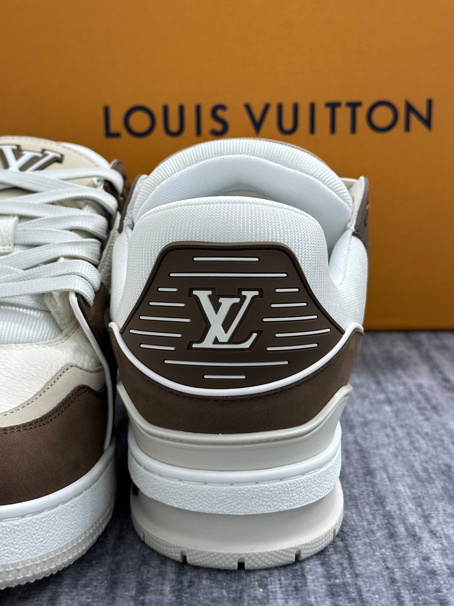 LV TRAINER SNEAKER