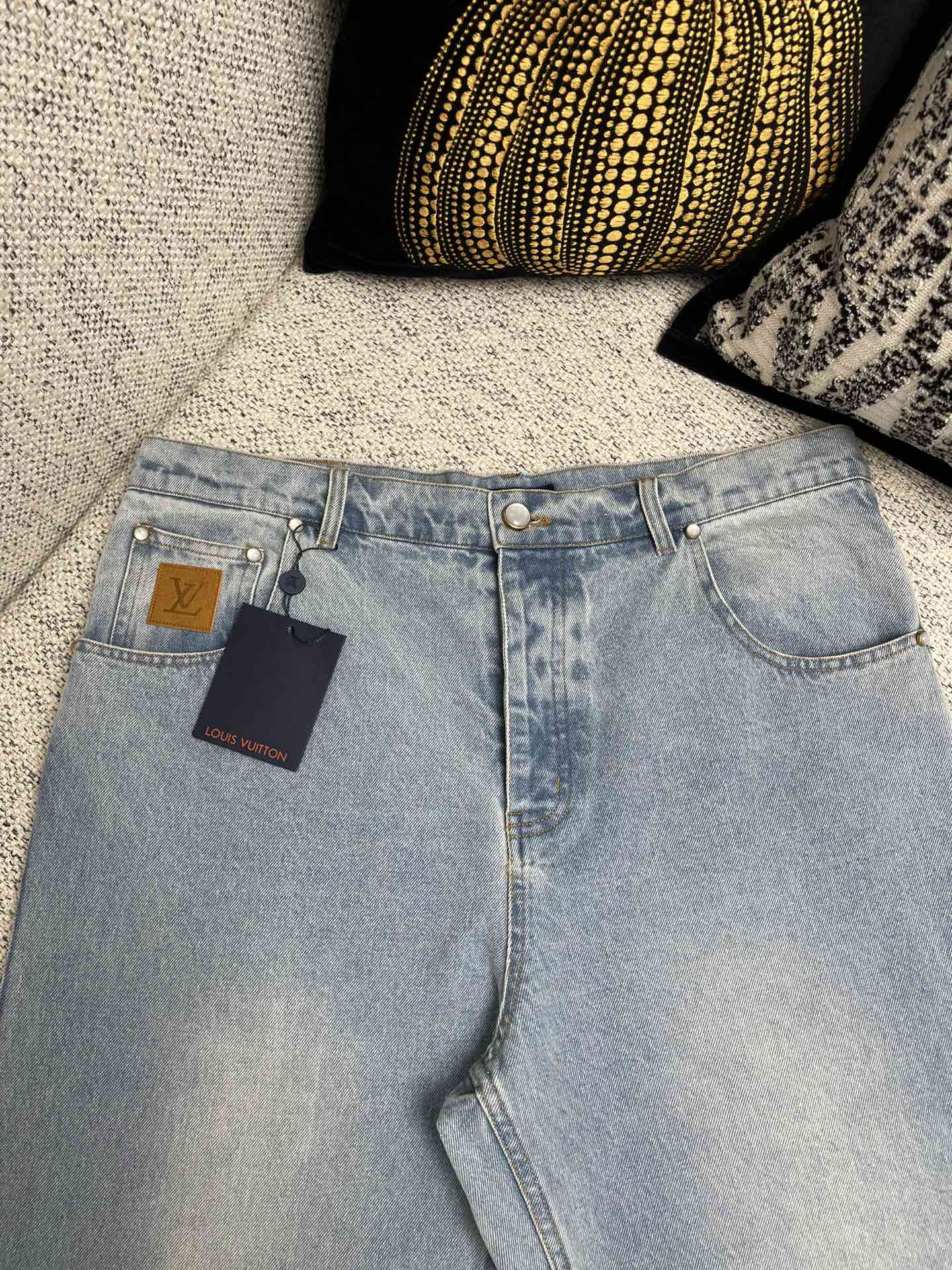 Lv Regular Leg Fit Denim Pants