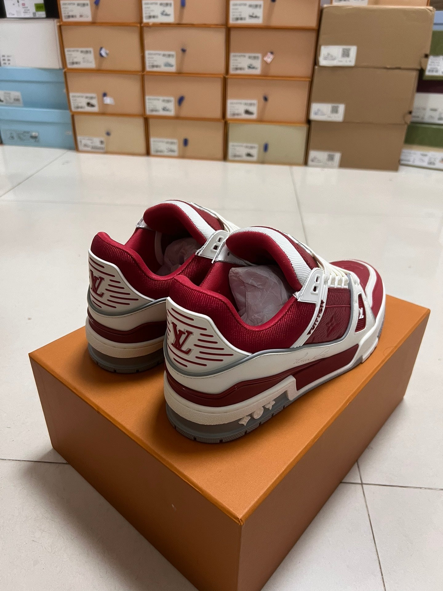 LV TRAINER SNEAKER