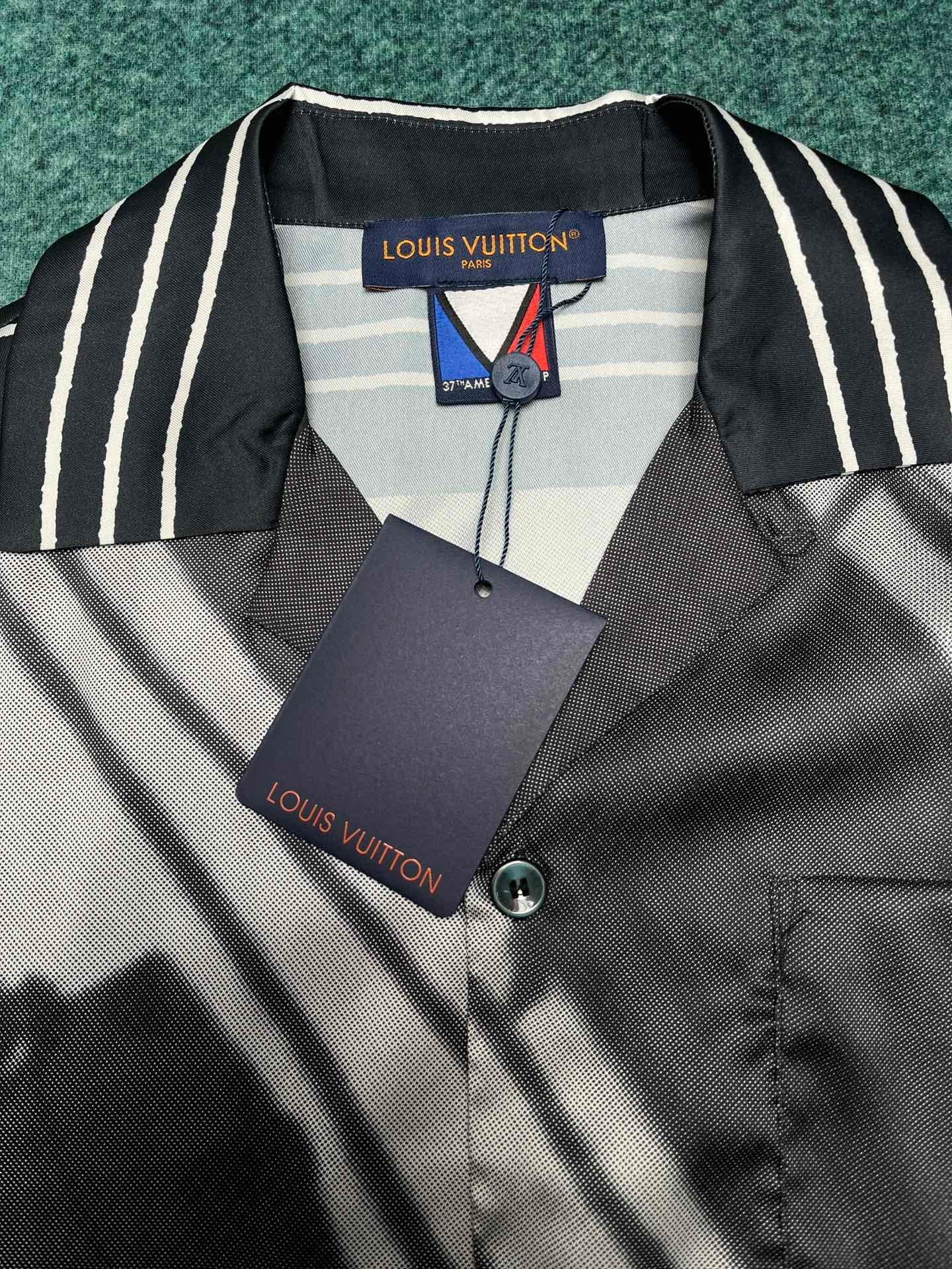 Lv Short-Sleeved Signature Shirt