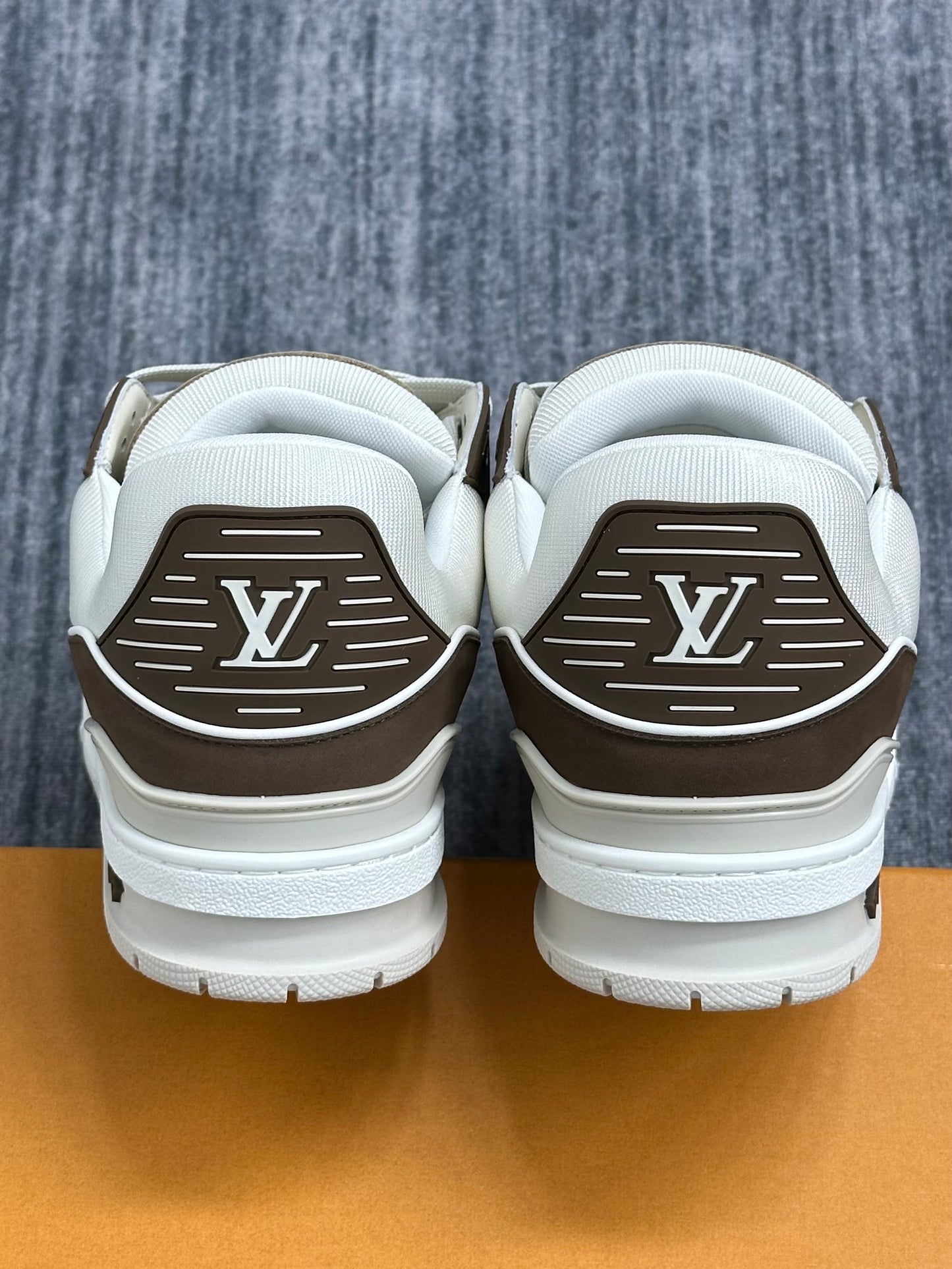 LV TRAINER SNEAKER