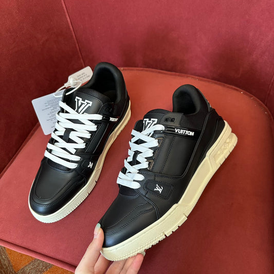 LV TRAINER SNEAKER