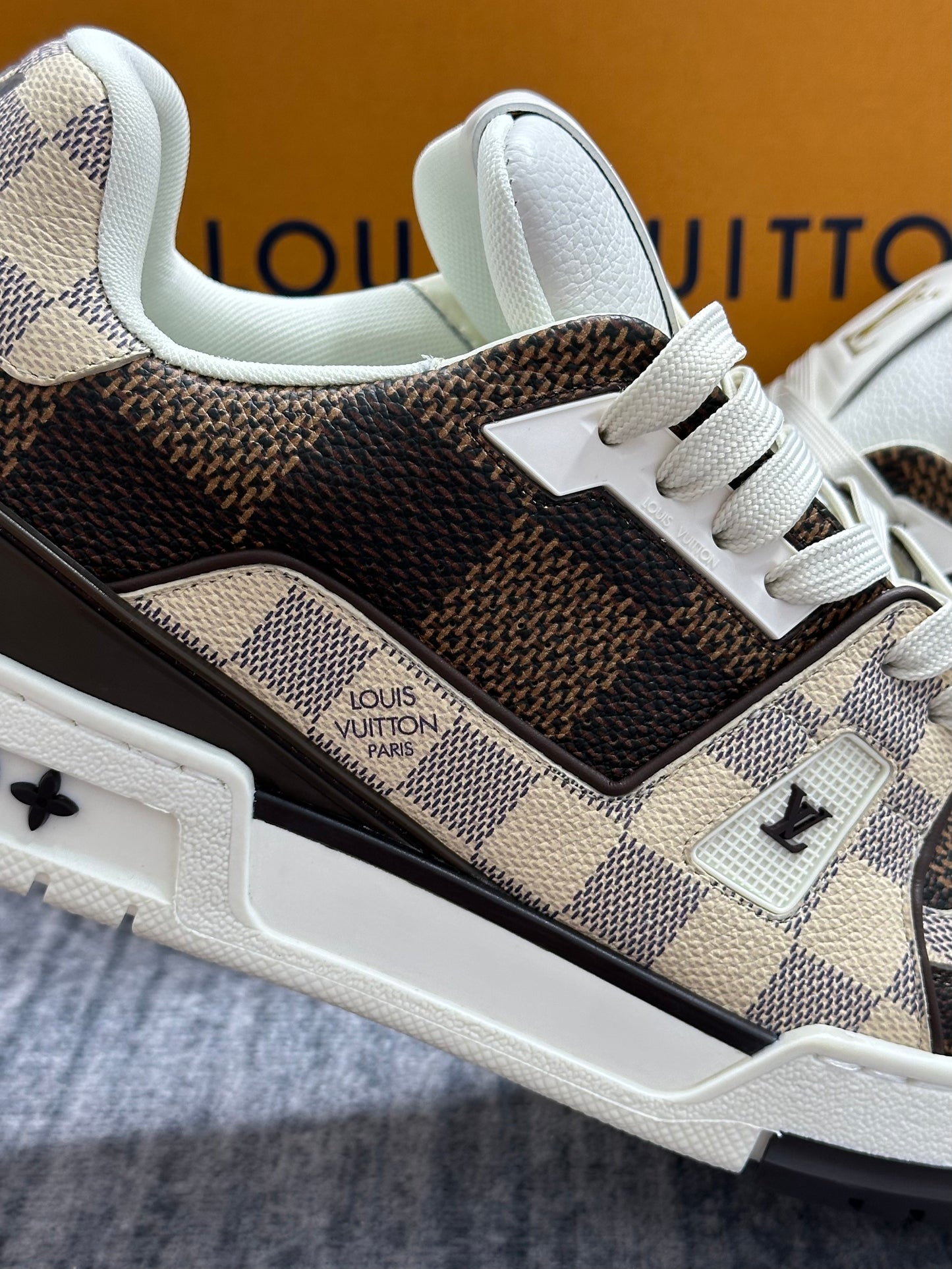 LV TRAINER SNEAKER