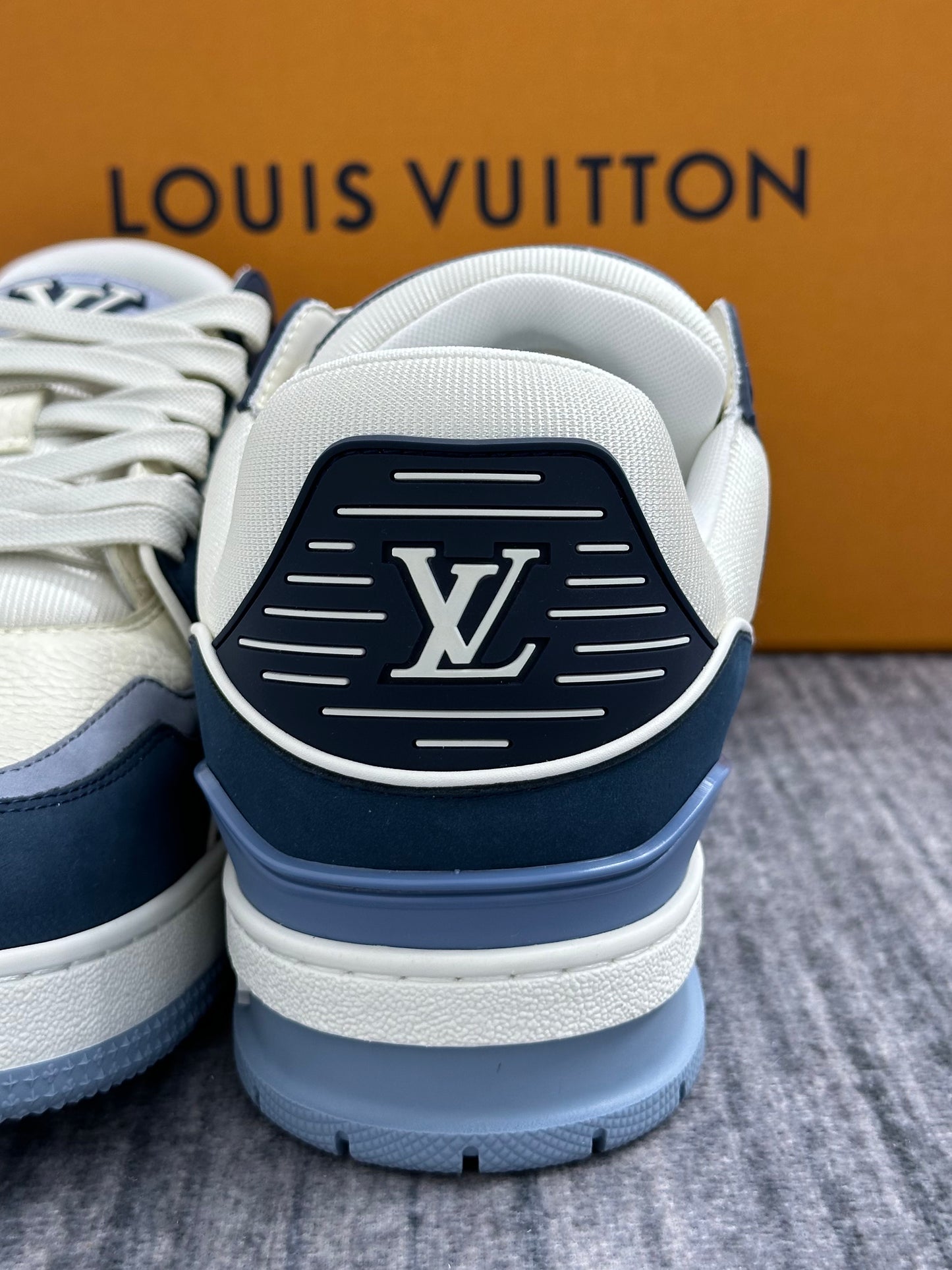 LV TRAINER SNEAKER