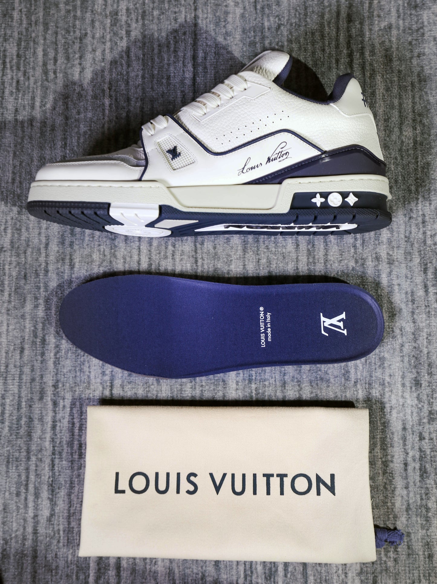 LV TRAINER SNEAKER