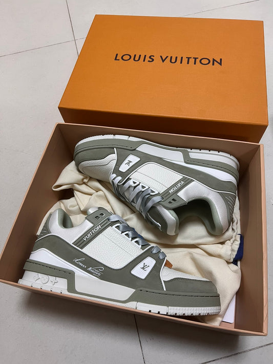 LV TRAINER SNEAKER