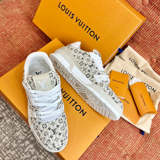 LV TRAINER SNEAKER