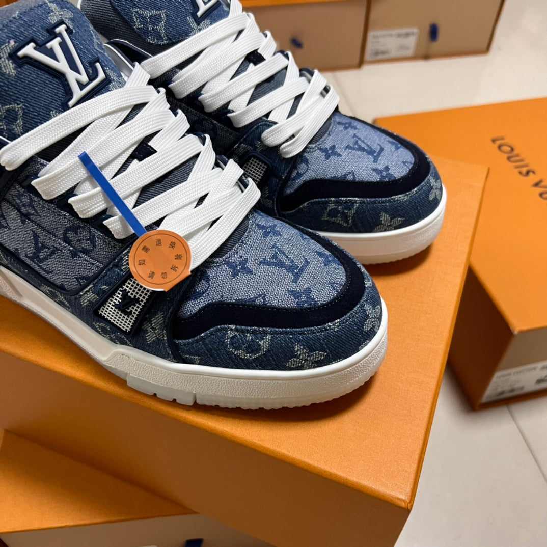 LV TRAINER SNEAKER