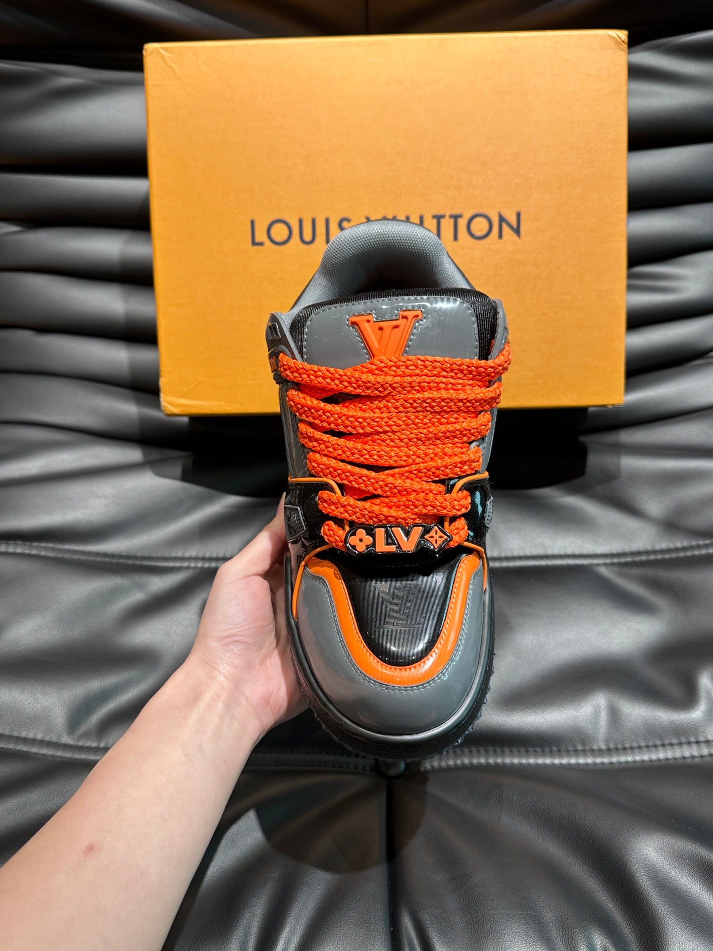 LV TRAINER SNEAKER