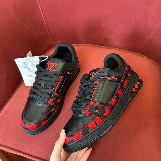 LV TRAINER SNEAKER