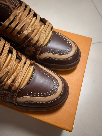 LV TRAINER SNEAKER