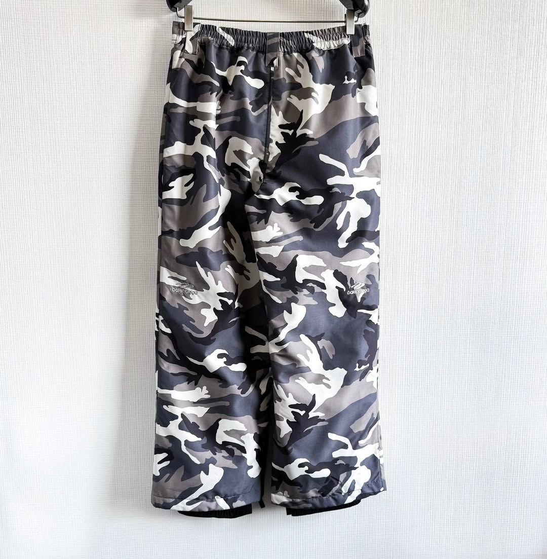 Balenciaga MEN'S CAMO SKI PANTS IN GREY