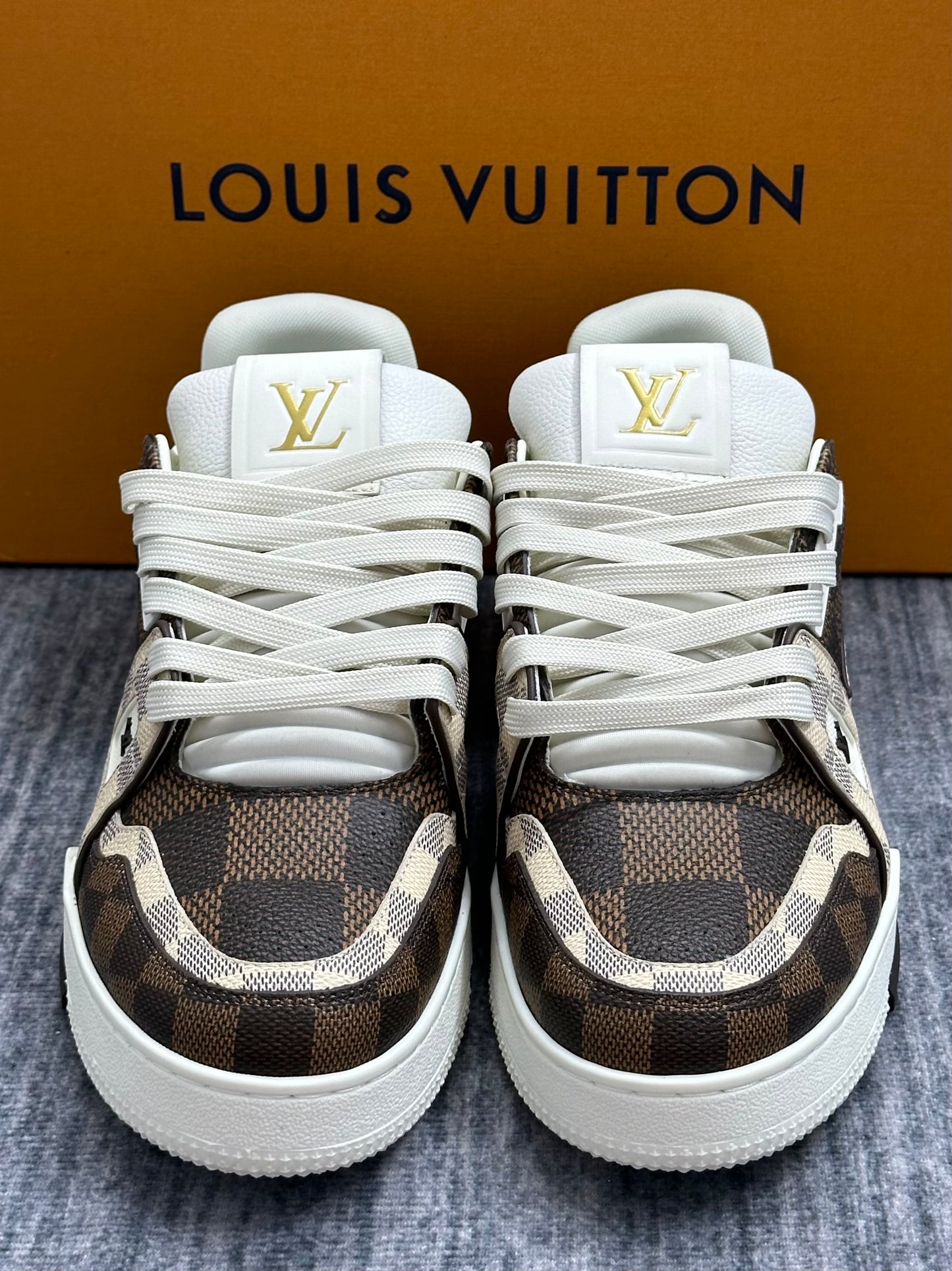 LV TRAINER SNEAKER